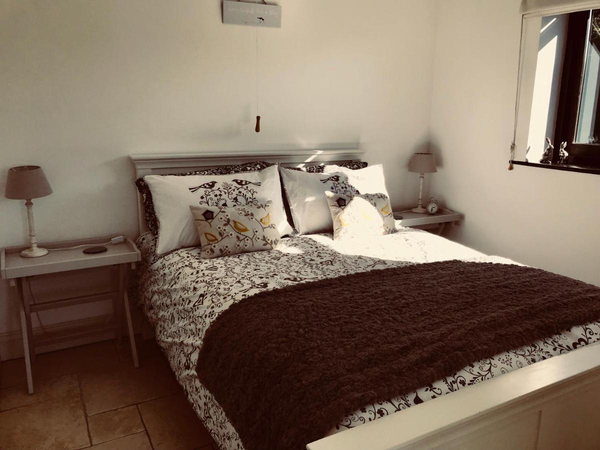 アランデル The Cow Hide Bed & Breakfast エクステリア 写真